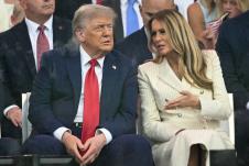 Melanija i Donald Tramp na vojnoj paradi profimedia-1011039661.jpg