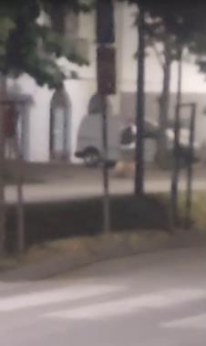Snimak pucnjave na prostorije SNS u Vrnjačkoj Banji