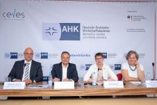 Učesnici konferencije.jpg