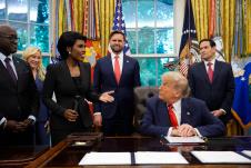 x01 EPA Yuri Gripas  Pool.jpg