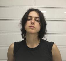 Nina Kiri