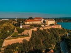 Pretrovaradinska tvrđava.jpg