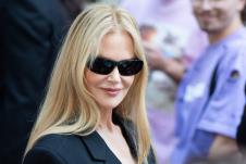 Nikol Kidman na Balensijaga reviji u Parizu profimedia-1020082775.jpg