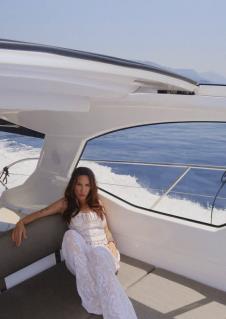 Nikolija Jovanović uživa na jahti na moru