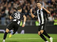 Ognjen Ugrešić proslavlja gol na meču Partizan - AEK