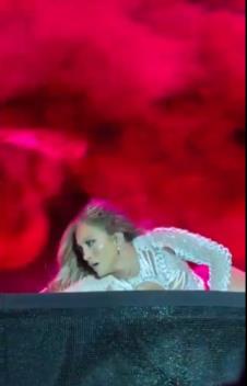 vulgarni ples dženifer lopez 2.png