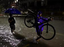 filipini06 EPA Francis R Malasig.jpg