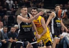 Aleks Abrines i Aleksa Avramović u duelu