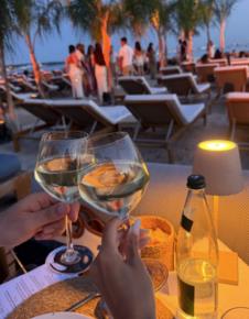 Aleksandra Nikolić na moru sa verenikom