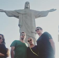 Ana Divac sa sinovima