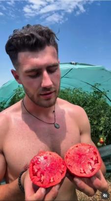 Zgodni farmer iz Bijeljine.jpg