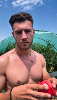 Zgodni farmer iz Bijeljine.jpg