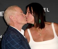 Nil Mekdona sa suprugom.jpg