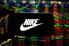 NIKE.jpg