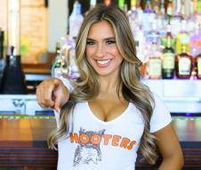 Devojke iz restorana Huters