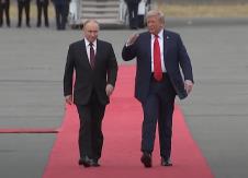 Donald Tramp i Vladimir Putin na sastanku na Aljasci 2025

Sastanak Trampa i Putina iza zatvorenih vrata

Aljaska sastanak lidera SAD i Rusije