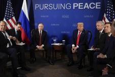 Vladimir Putin Donald Tramp 06 AP Julia Demaree Nikhinson.jpg