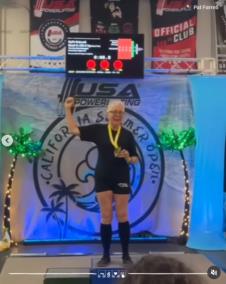 Pat Ferel osvojila medalju iz dizanja tegova.jpg