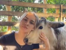 Anđela Bulut na svojoj farmi u Brazilskom selu (9).png