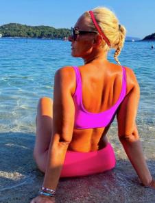 Frajle uživaju na moru