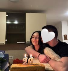 Nina Đogani sa dečkom