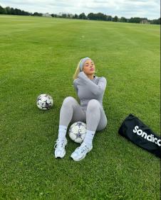 Madelin Rajt, nova fudbalerka Četama