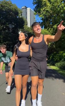 Glumicica i influenserka koja se udala za svog polubrata