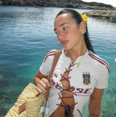 Dua Lipa na moru.jpg