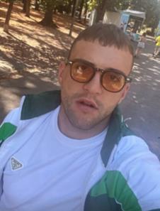 Veljko Ražnatović šeta u Pradi