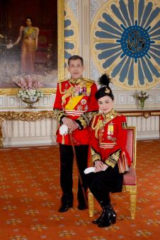 Tajlandski kralj Maha Vadžiralongkorn, Sutida Tidžai