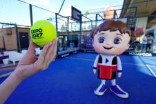 Maskote EXPO 2027 na padel turniru
