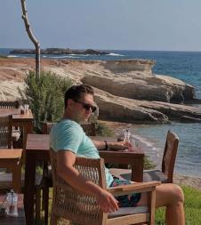 Miloš Biković sa ženom na Kipru