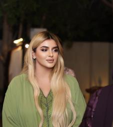 Princeza Šeika u zelenoj odeći.jpg