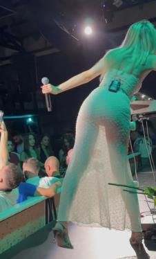 Rada Manojlović na koncertu