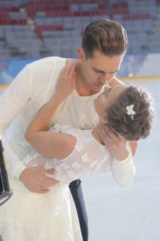 Aglaja Tarasova i Miloš Biković u filmu Led