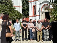 Berba grožđa u TS u porti Crkve.jpg