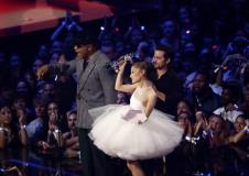 Arijana Grande je ponela kući najvažniju statuetu MTV Video Music Awards 2025