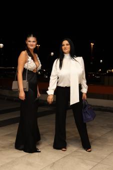 JANU NA AERODROMU SAČEKALA ĆERKA: Zbog nje je bila u centru skandala: "Mama je nervozna, pa kaže svašta"