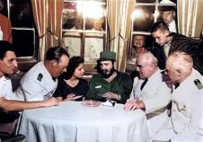 Fidel Kastro i Marita Lorenc u društvu uglednih ljudi