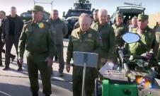 Vladimir Putin uniforma maskirna uniforma.jpg