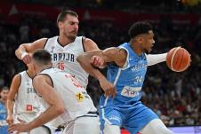 Nikola Jokić i Janis Adetokumbo u duelu