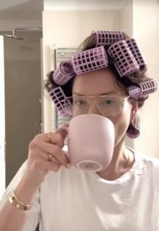 Mirka Vasiljević sa viklerima na glavi