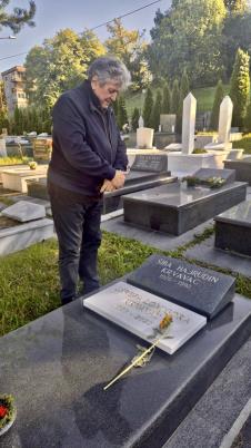 Rados Bajic na grobu Sibe Krvavca