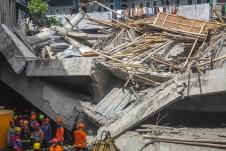 Indonezija Srušena zgrada škola (2).jpg