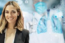 Hologramski prikaz pluća, doktor je blurovan ali vakcina koju drži nije/Ivana Gmizić specijalista infektologije