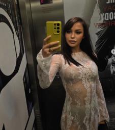 Aleksandra Mladenović pozirala u providnoj haljini