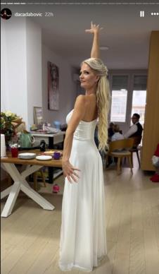 Glumica Dragana Dabović u venčanici na svom venčanju.jpg