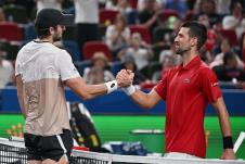 Novak Đoković i Valentin Vašero na mastersu u Šangaju 2025.