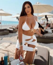 Alesija Bami u bikiniju