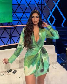 Alesija Bami atraktivna TV voditeljka